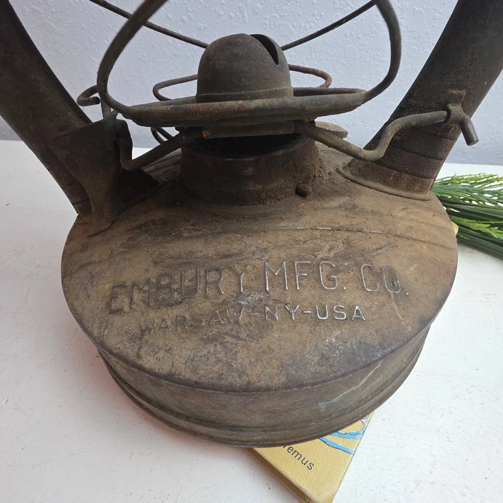 Vintage Embury No. 2 Air Pilot Lantern Rustic Star Base NO GLASS‎